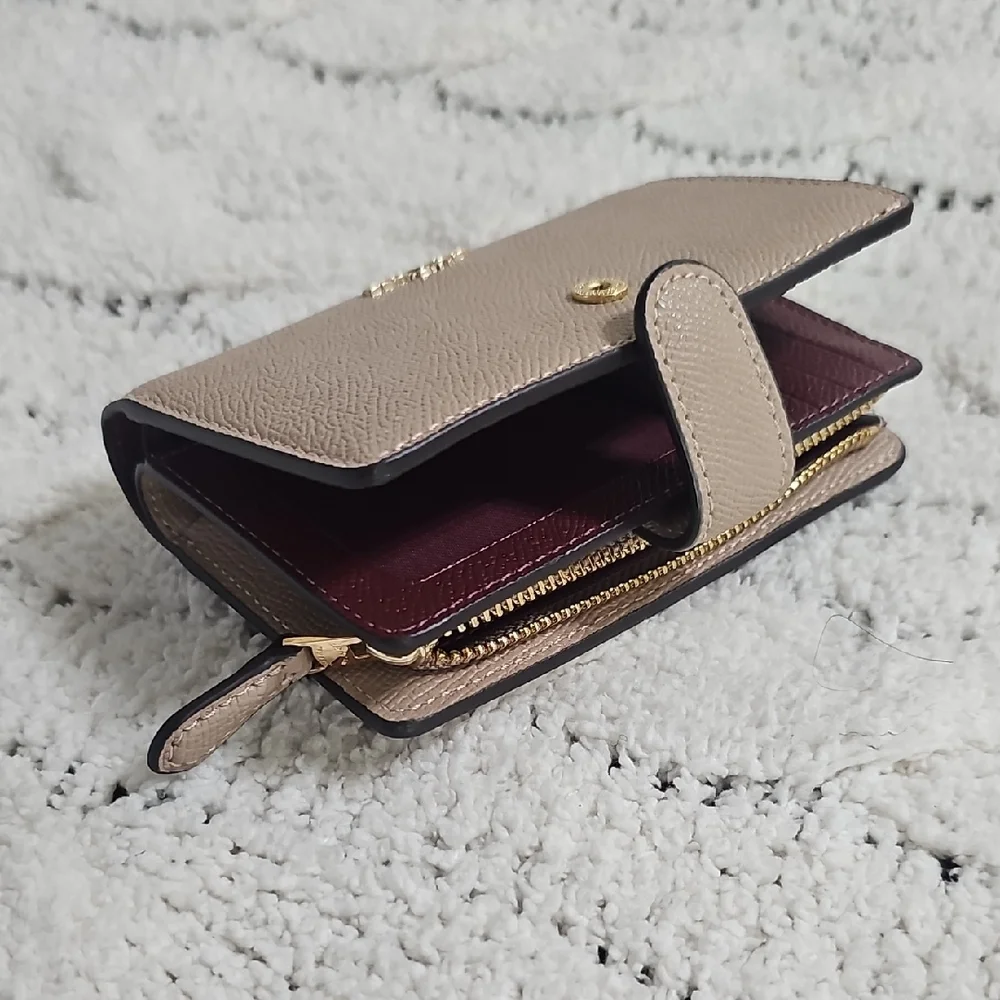 Coach Beige Leather Wallet - Picture 8 of 9